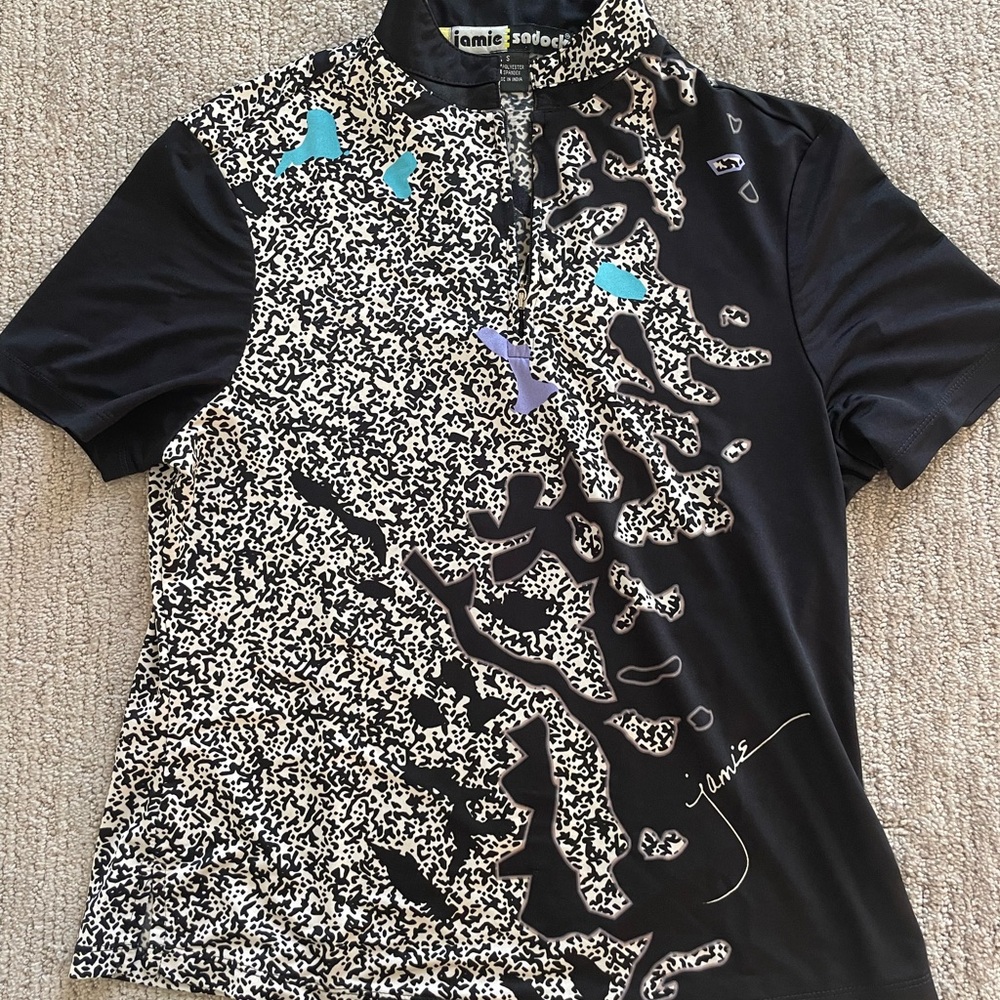 Jamie Sadock Athletic Wear Shirt with Abstract Graphic Design